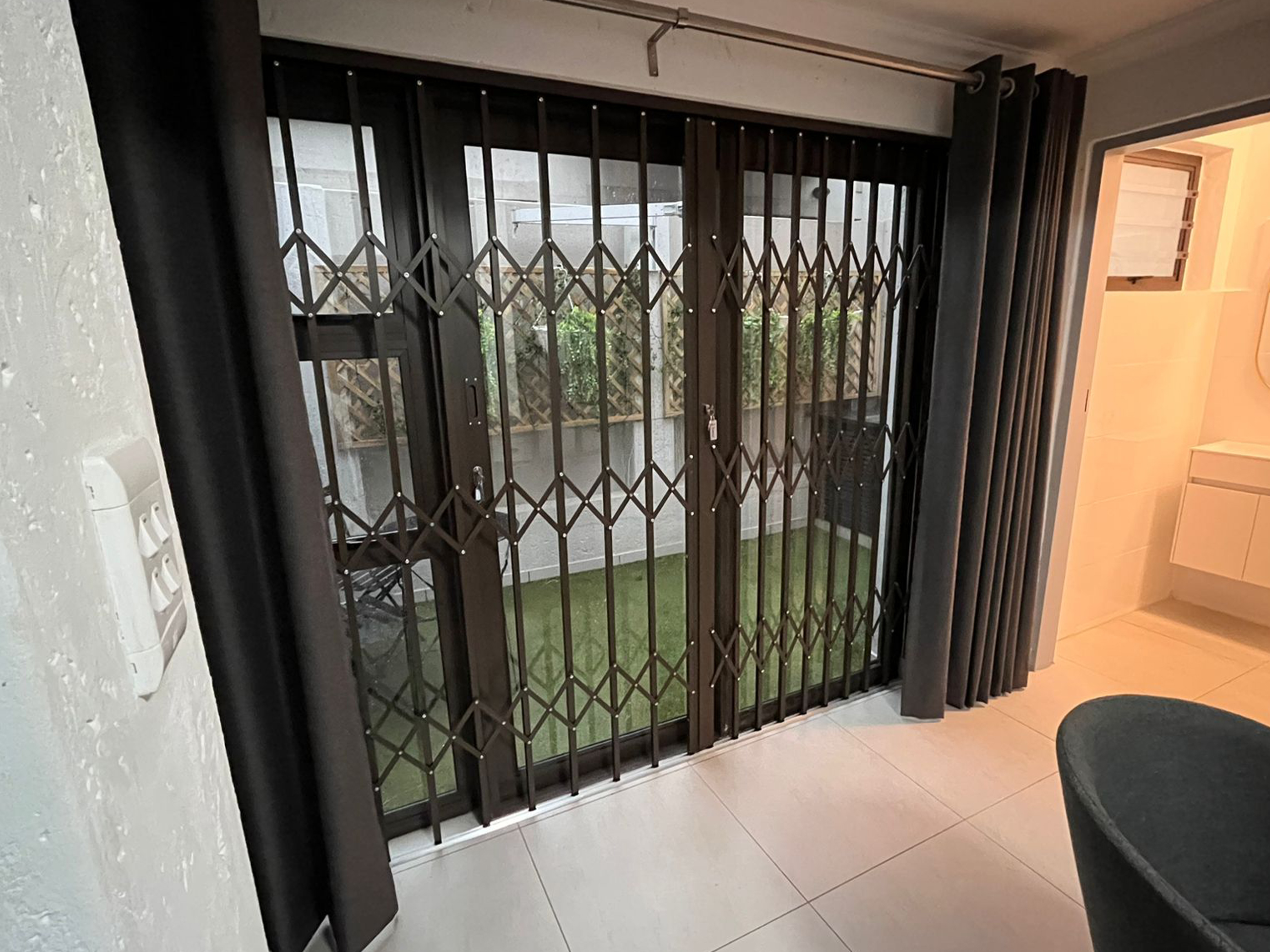 expandable aluminium security gates in Zambia